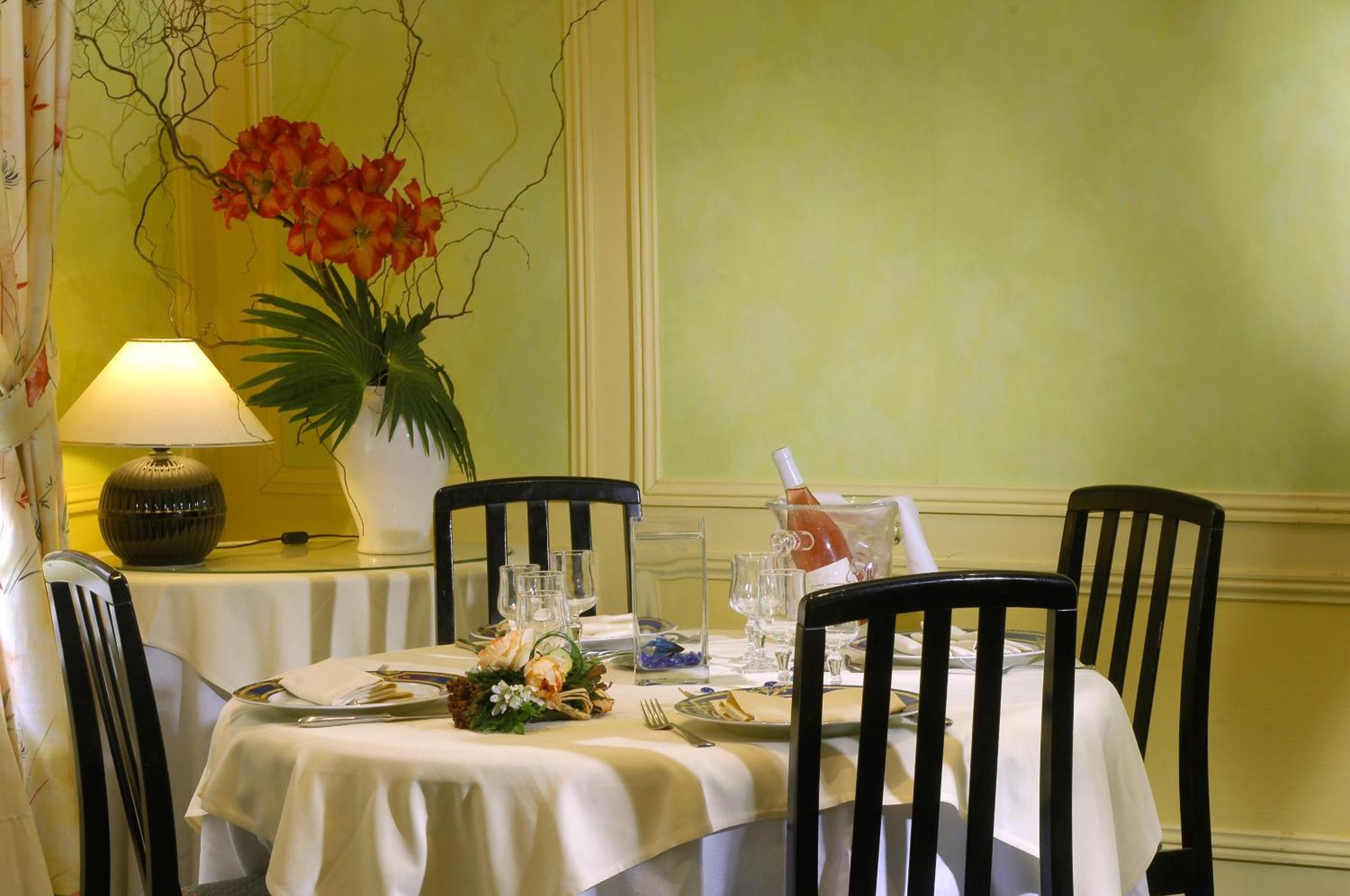 Logis Le Midland Hotell Vichy Exteriör bild