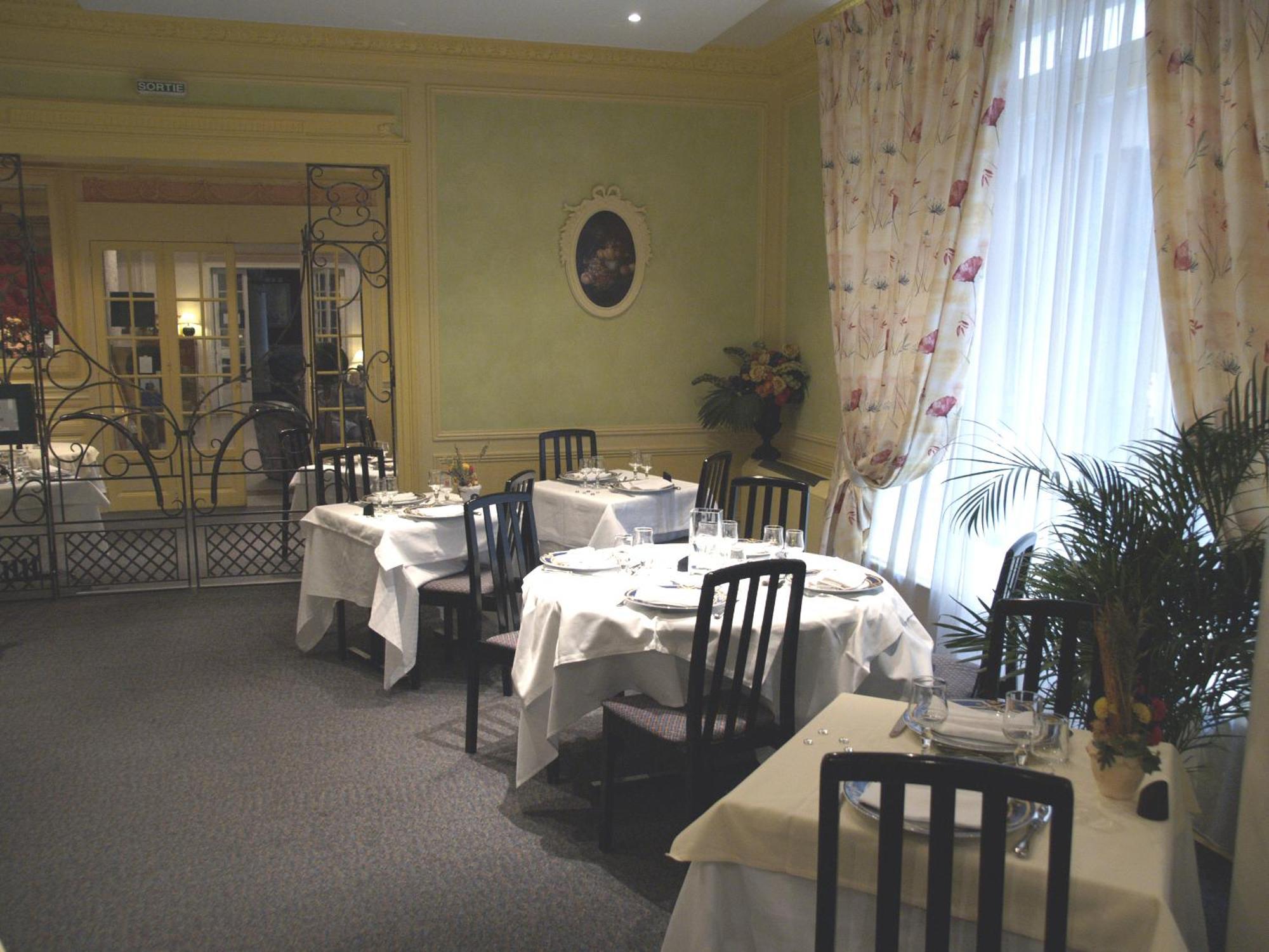 Logis Le Midland Hotell Vichy Exteriör bild