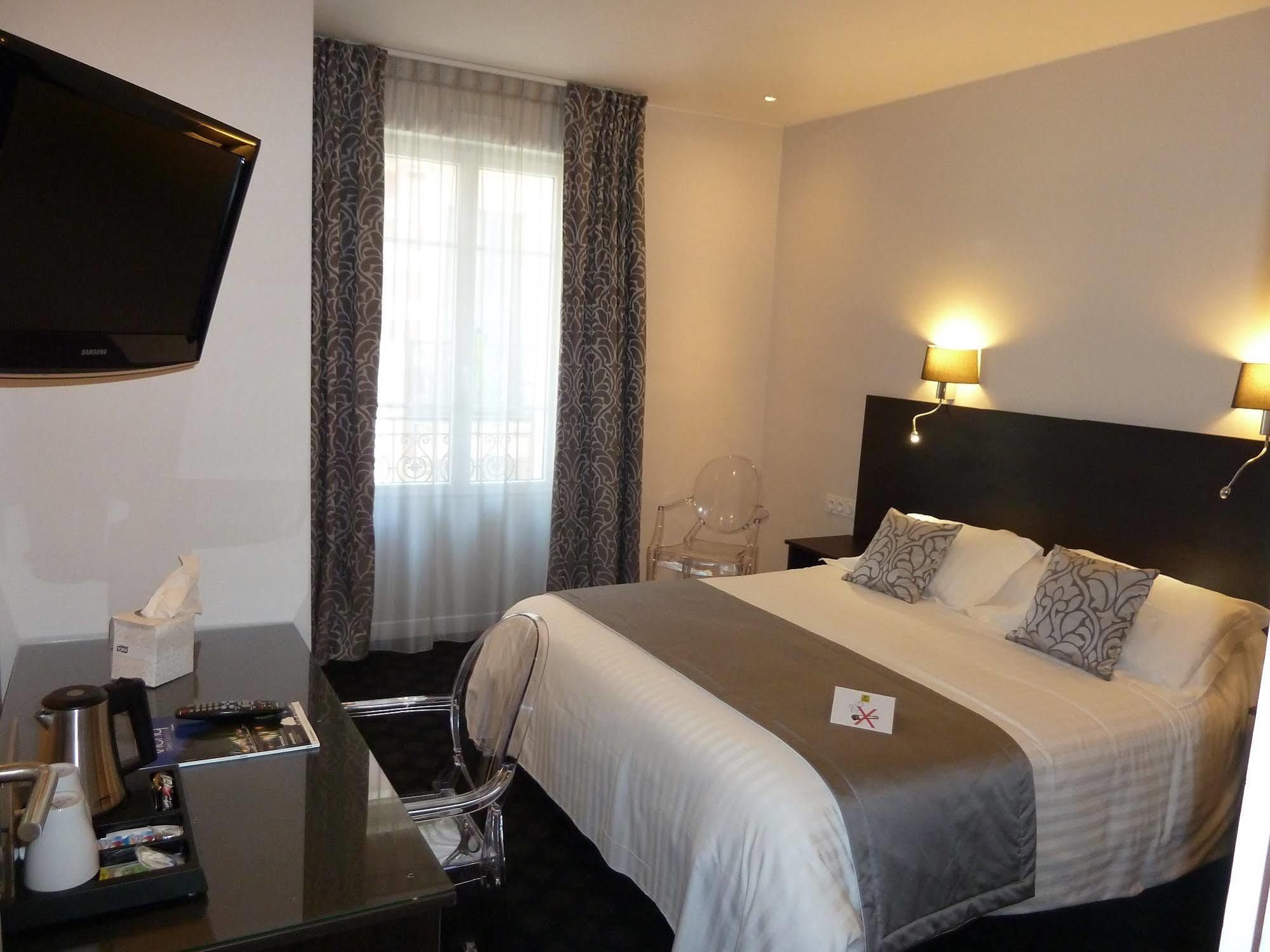 Logis Le Midland Hotell Vichy Exteriör bild